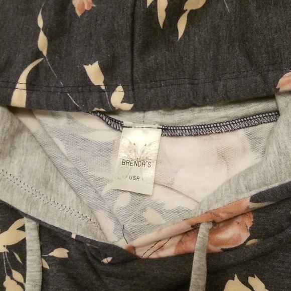 Lightweight Boutique Hoody - Picture 3 of 3